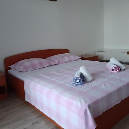 Apartments Davor Ceko Jesenice  Εξωτερικό φωτογραφία