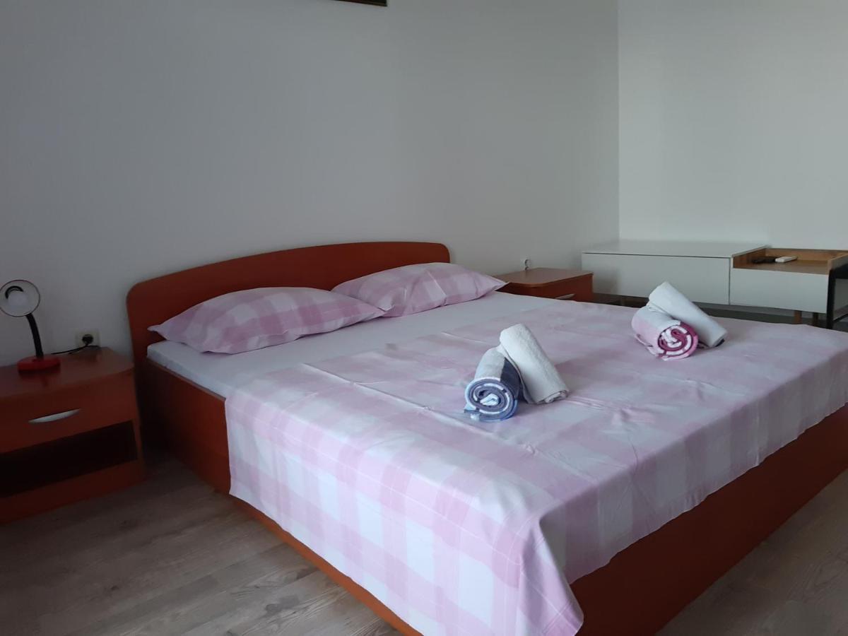 Apartments Davor Ceko Jesenice  Εξωτερικό φωτογραφία