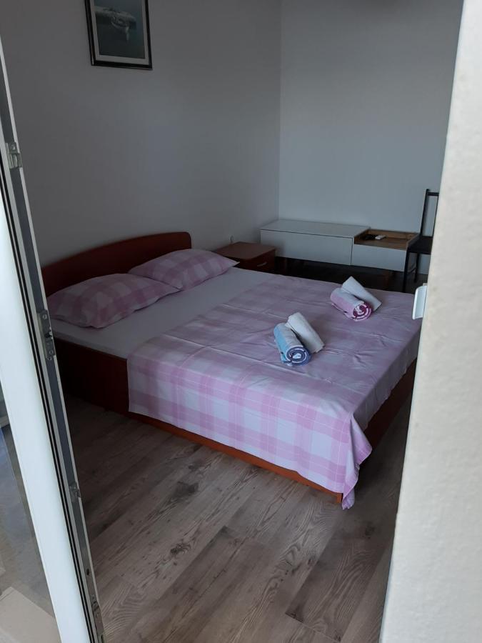 Apartments Davor Ceko Jesenice  Εξωτερικό φωτογραφία